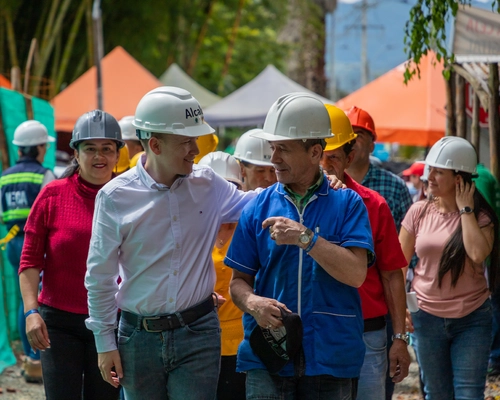 Comerciantes visitan por primera vez la obra de modernizaci&oacute;n Plaza de Mercado de La Ceja